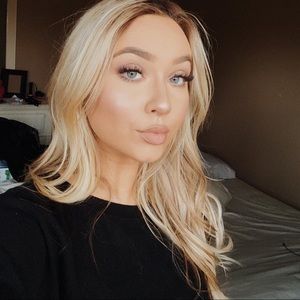 Meet your Posher, Caitlin